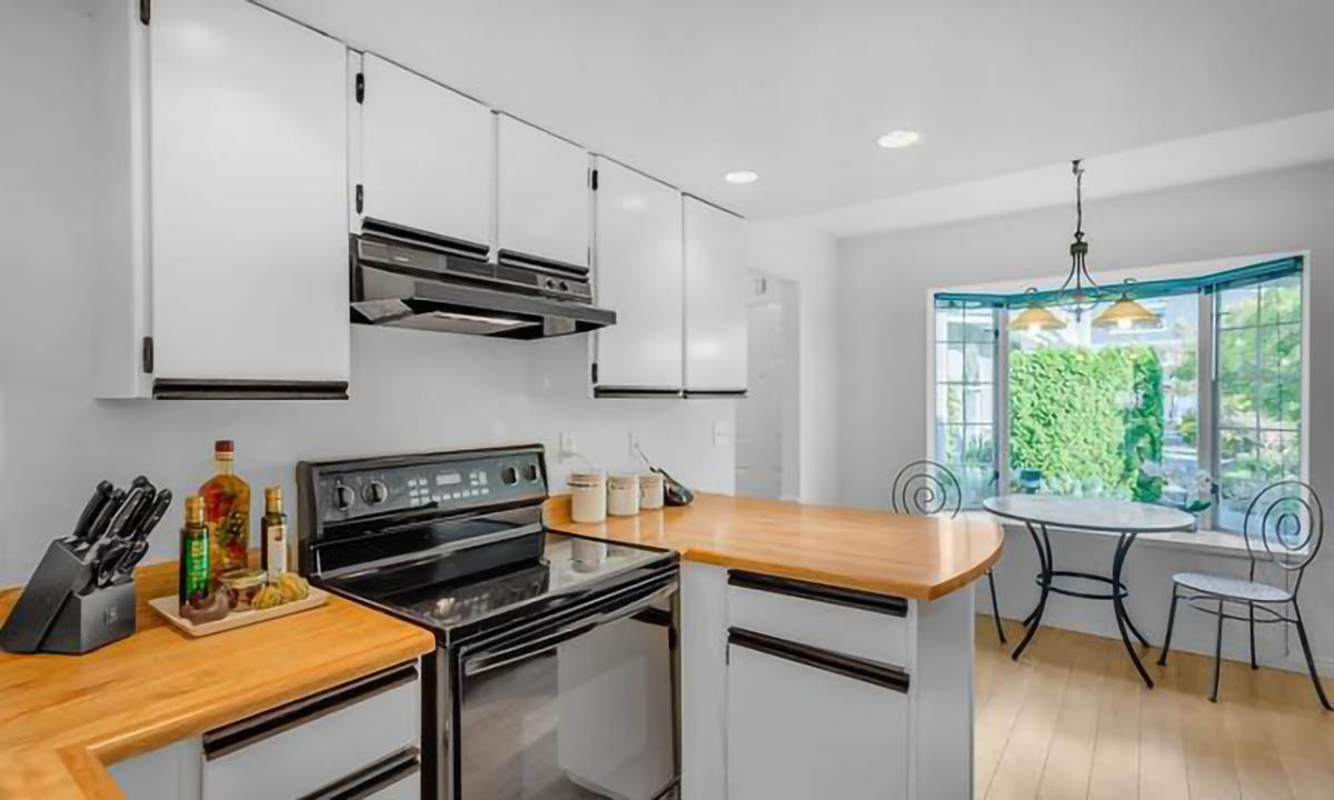 108-216 E 6th Street North Vancouver, BC 3