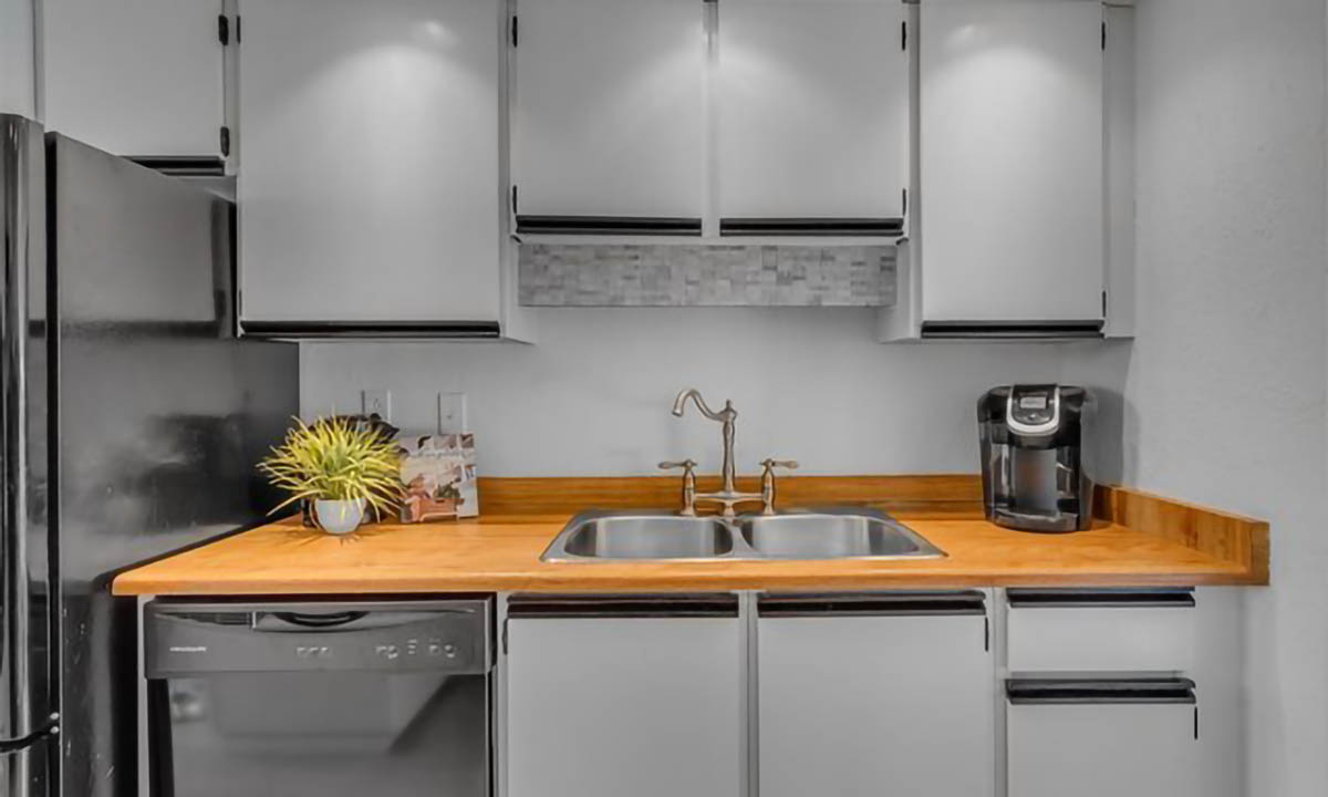 108-216 E 6th Street North Vancouver, BC 9