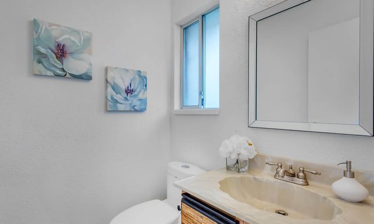 108-216 E 6th Street North Vancouver, BC 11