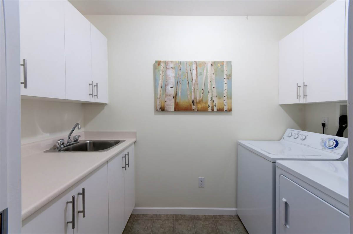 28 3750 EDGEMONT Boulevard 7