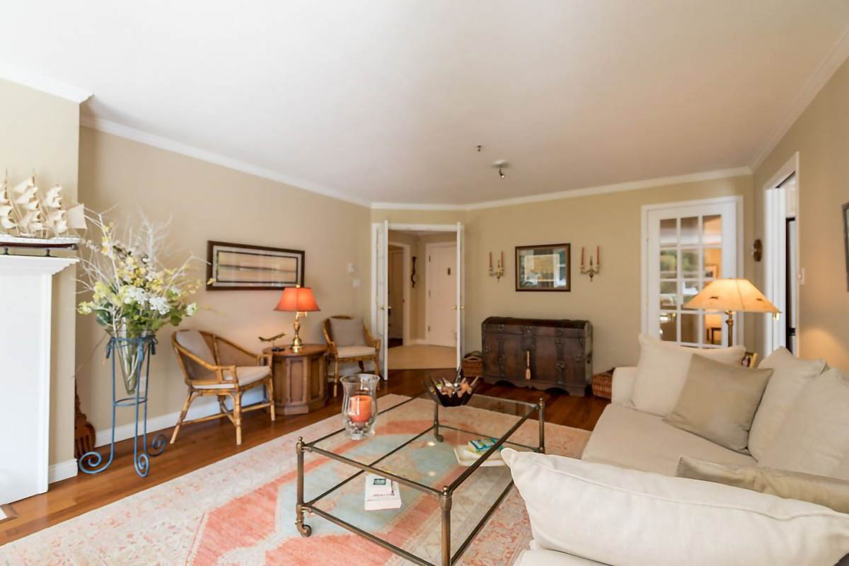 102 3377 CAPILANO Crescent North Vancouver 4