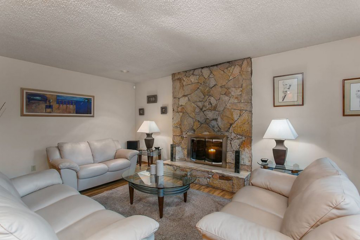 2297 BOWSER AVENUE North Vancouver 2