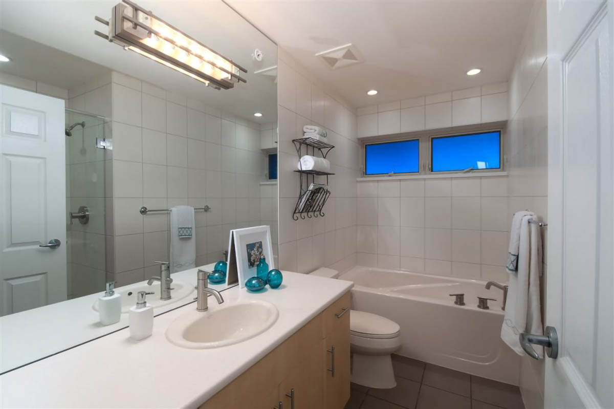 28 3750 EDGEMONT Boulevard 5