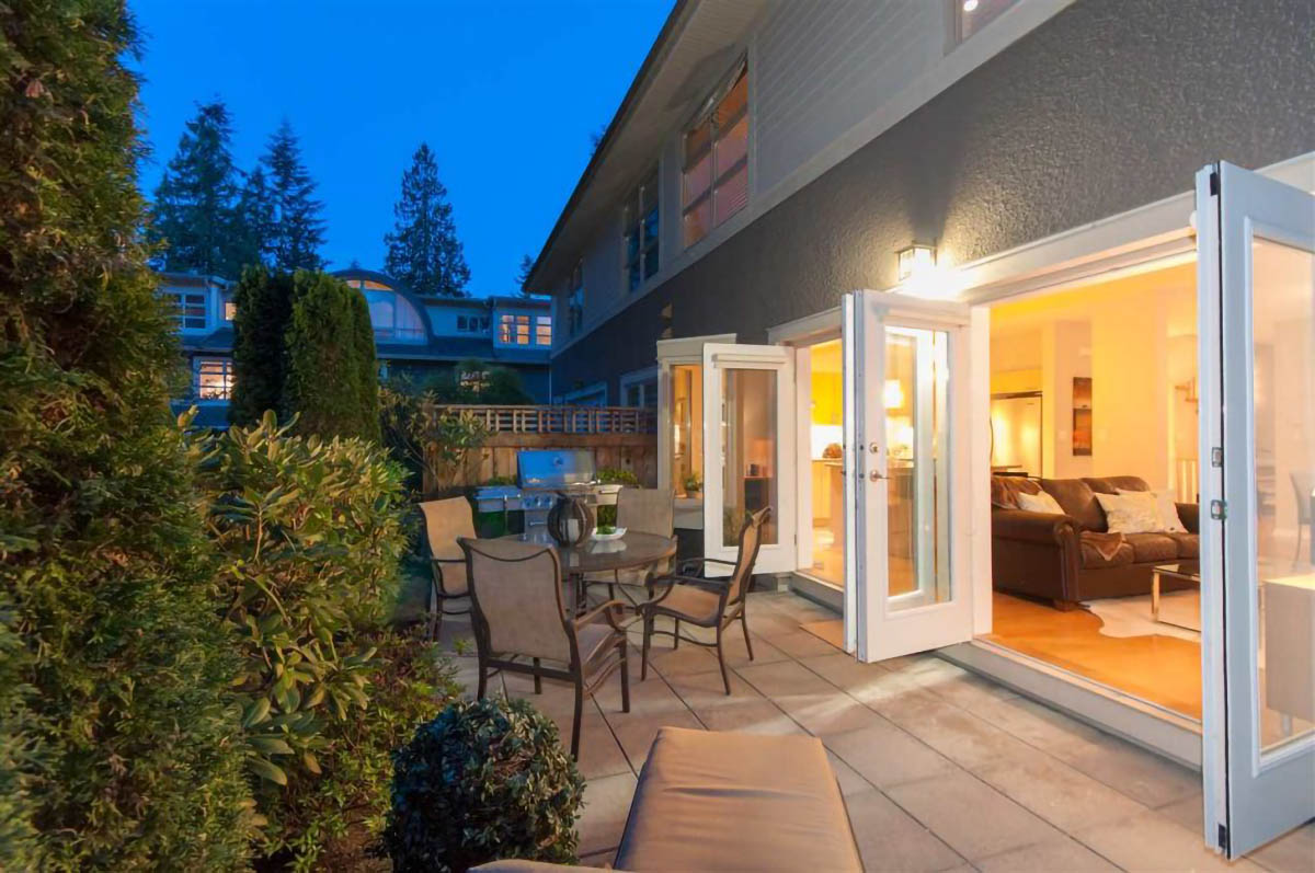 28 3750 EDGEMONT Boulevard 10