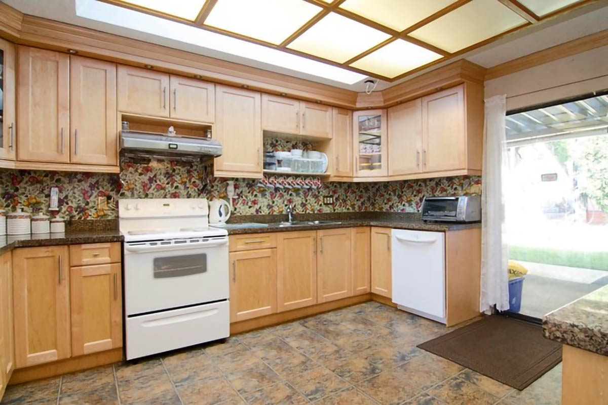 438 E BRAEMAR Road North Vancouver 12