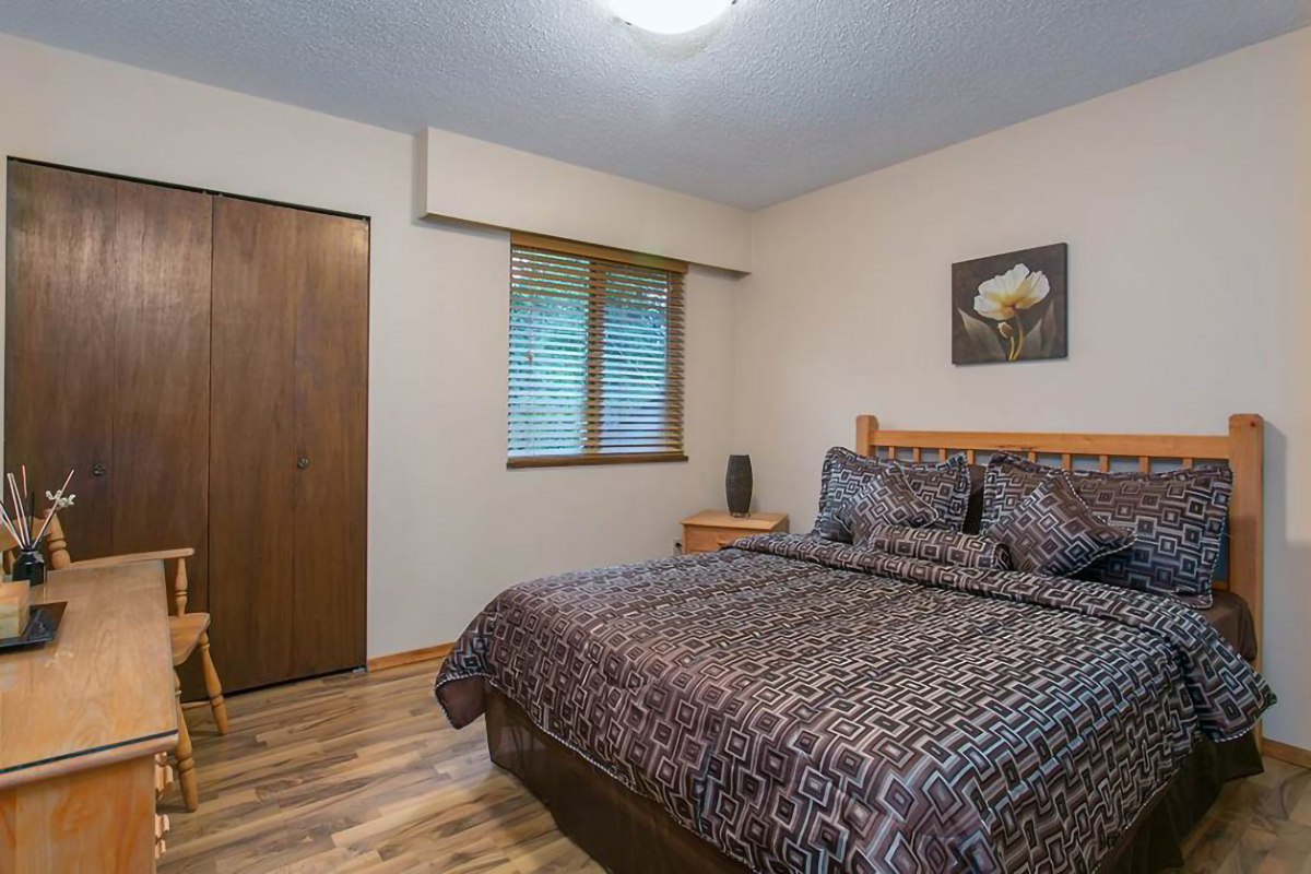 2297 BOWSER AVENUE North Vancouver 11