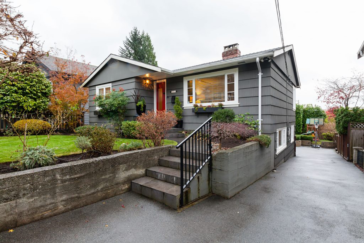 131 W St. James Road 2