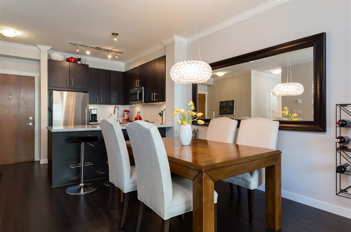 320 119 W 22nd Street, North Vancouver 2