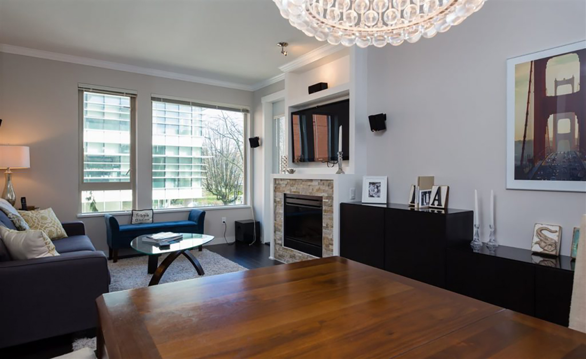 320 119 W 22nd Street, North Vancouver 3