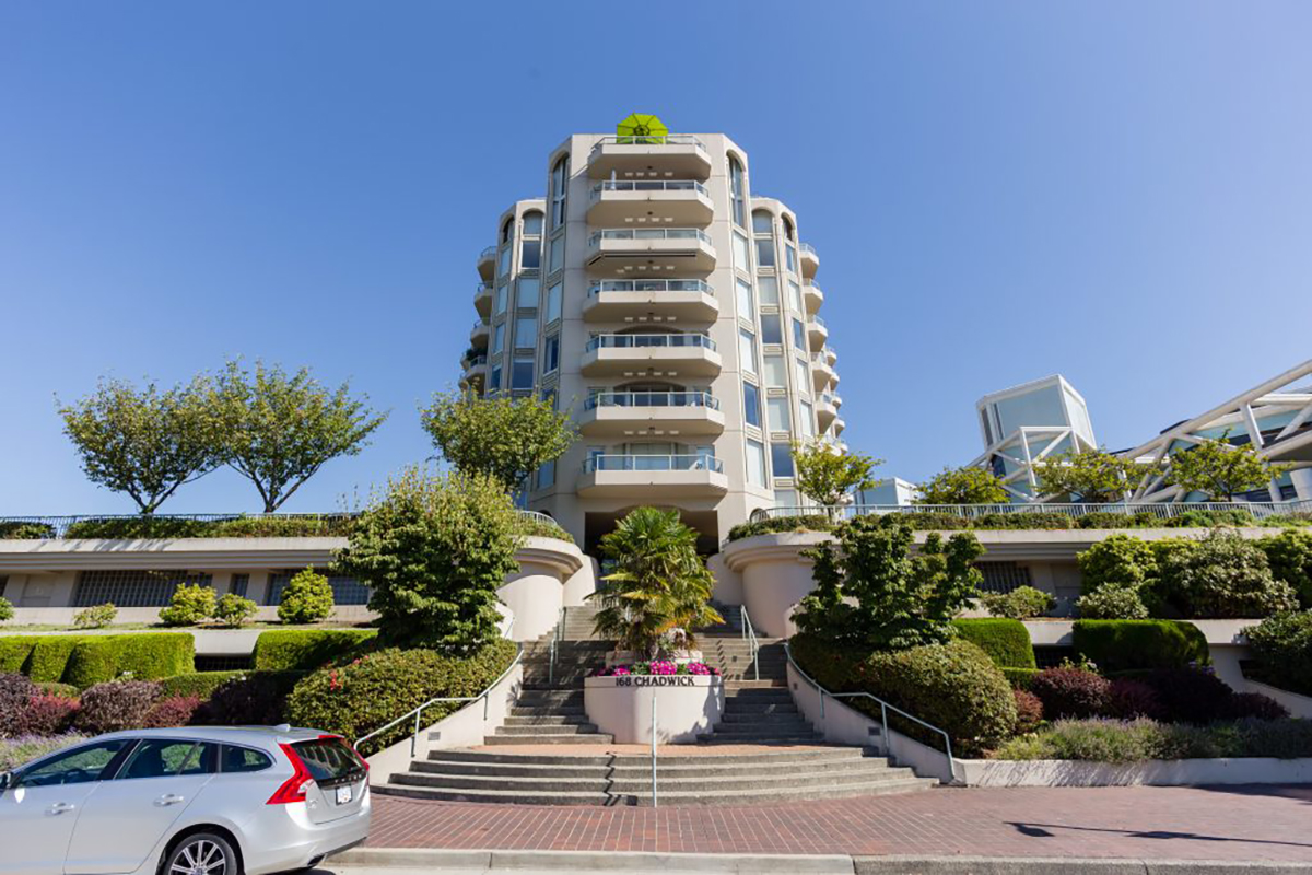 306 168 Chadwick Court, North Vancouver 3