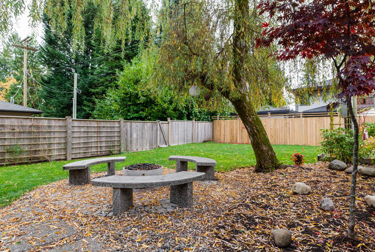 1079 Canyon Blvd, North Vancouver 41