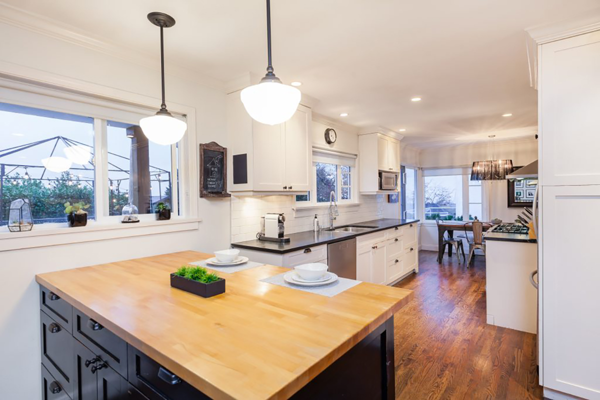 131 W St. James Road 12