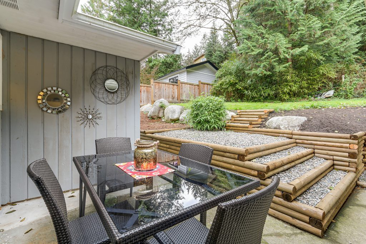 2062 Riverside Drive , North Vancouver, BC 13