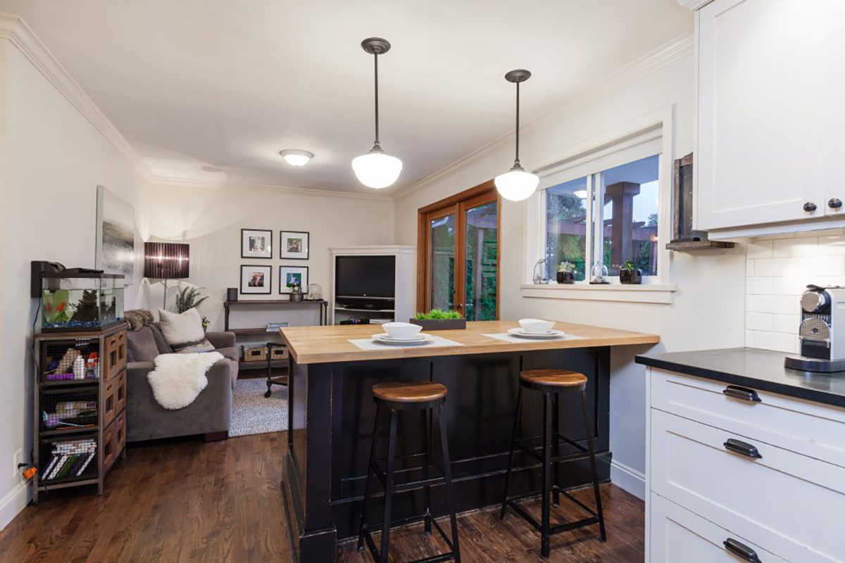 131 W St. James Road 13