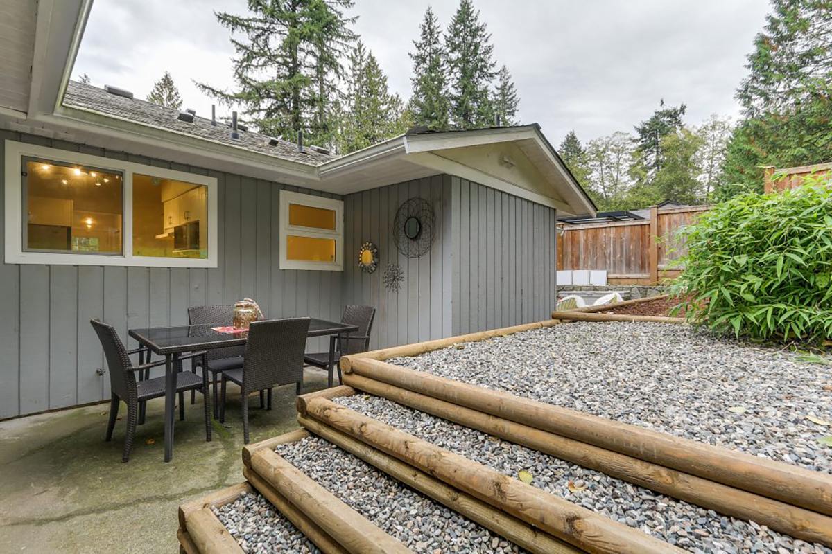 2062 Riverside Drive , North Vancouver, BC 14