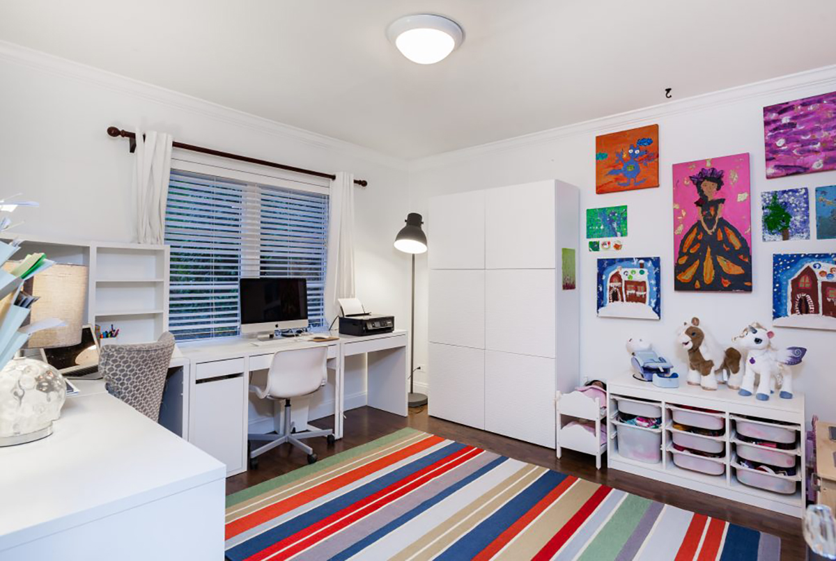 131 W St. James Road 17