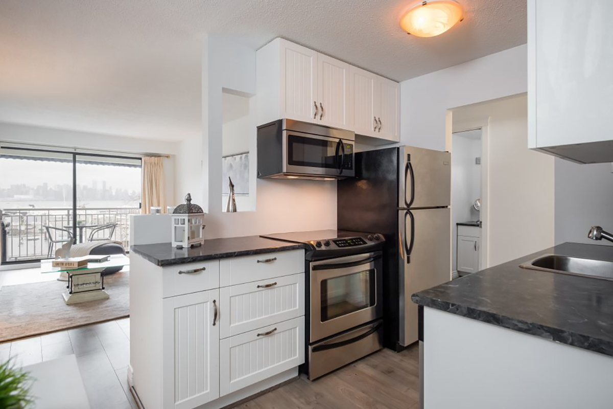 305 - 306 W 1st St, North Vancouver 22