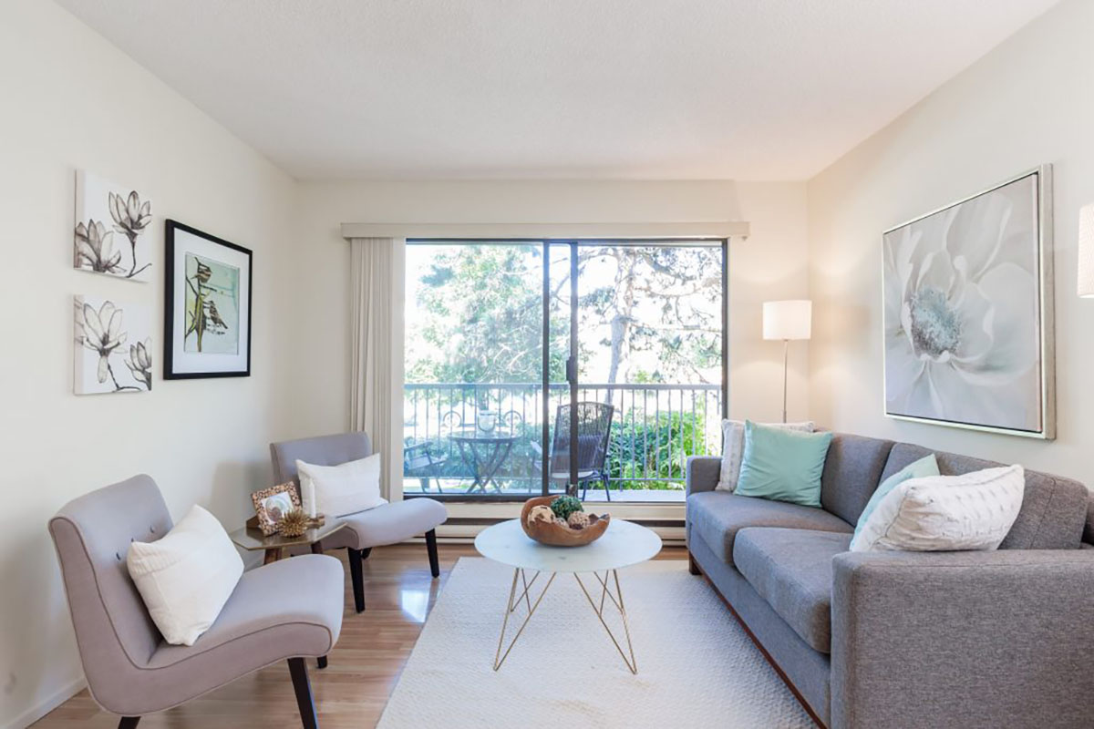 202-251 W 4th Street, North Vancouver 2