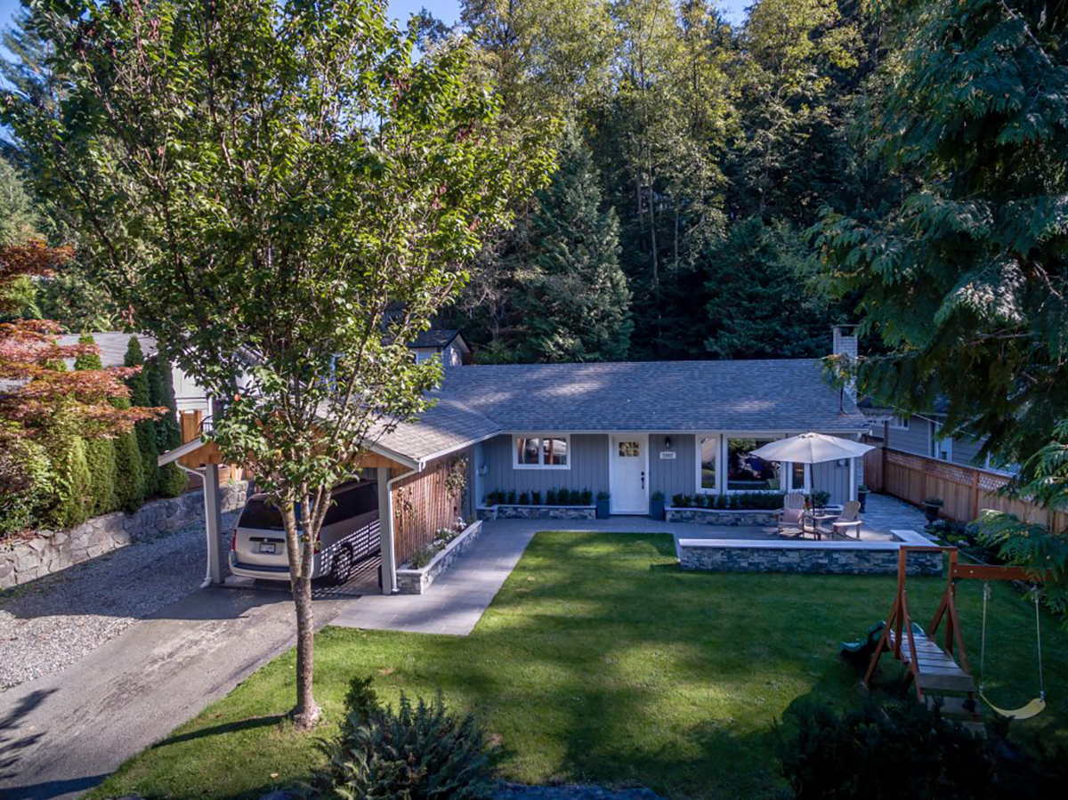 2062 Riverside Drive , North Vancouver, BC 26