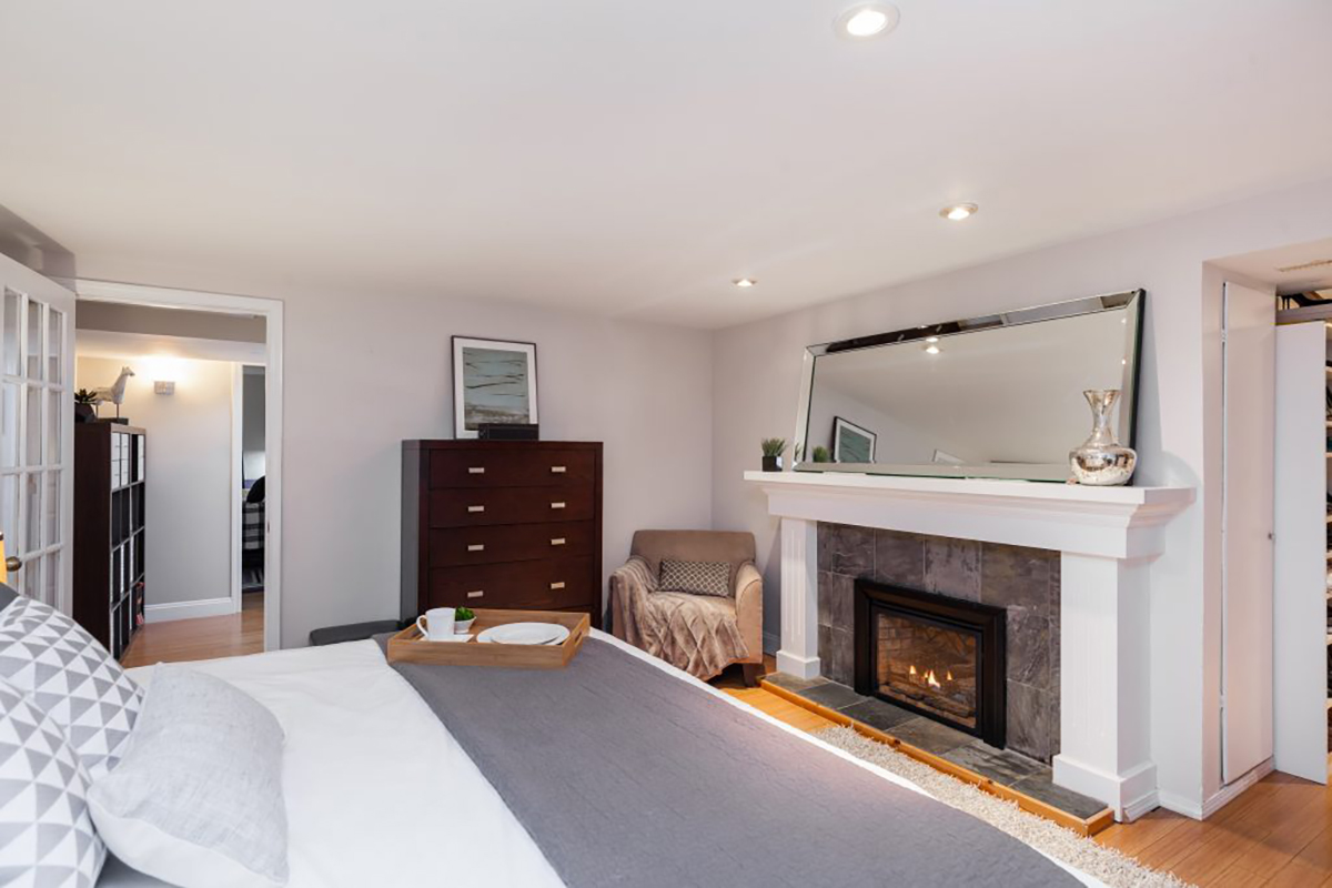 131 W St. James Road 21