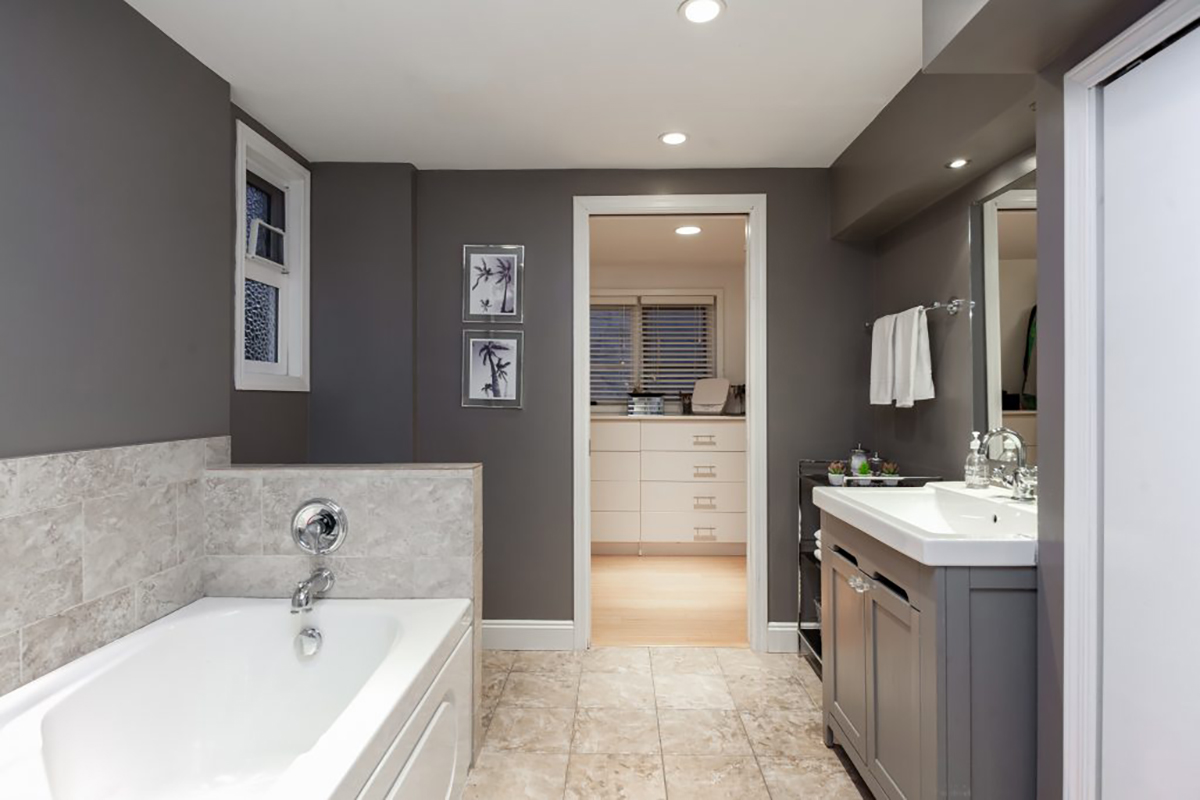 131 W St. James Road 22