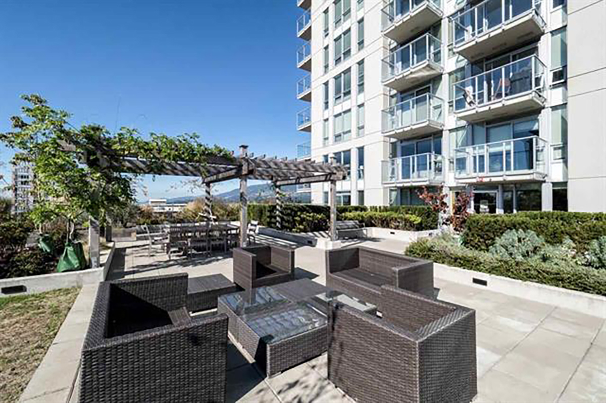 312 - 135 E 17th Street, North Vancouver 3