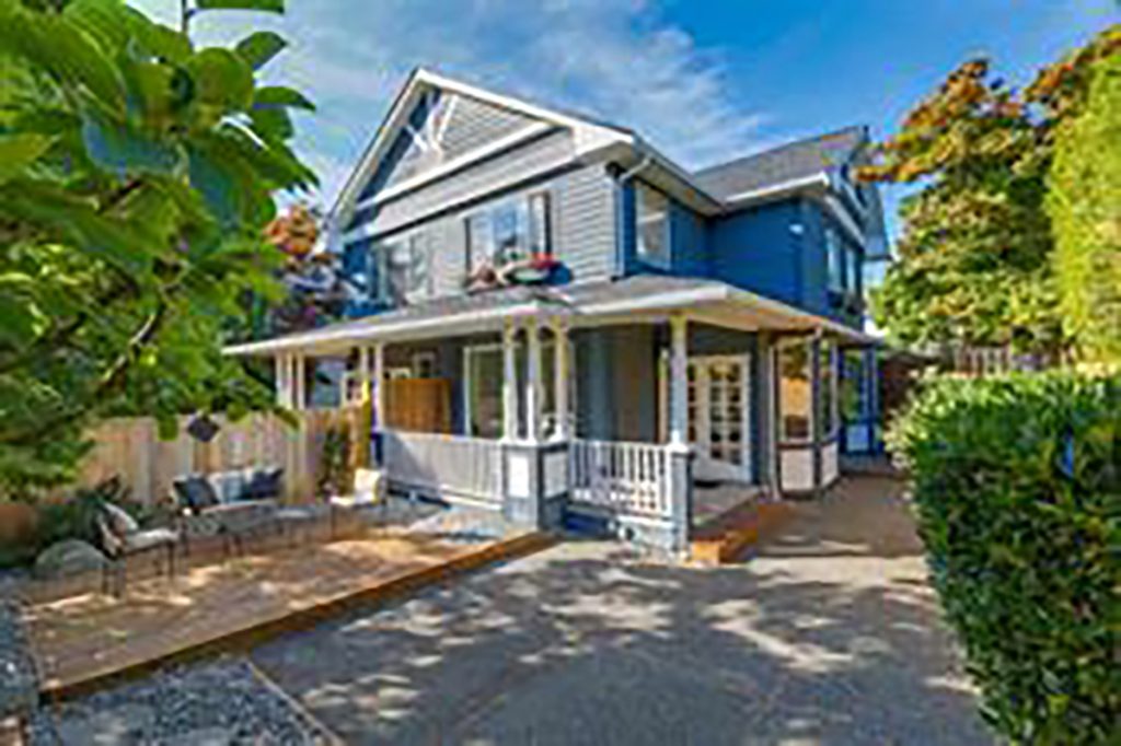One of a Kind Triplex!
