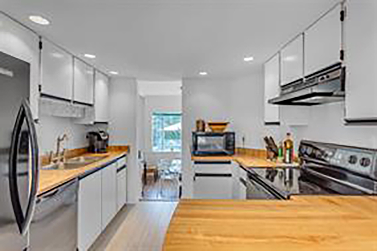 108-216 E 6th Street, North Vancouver 3