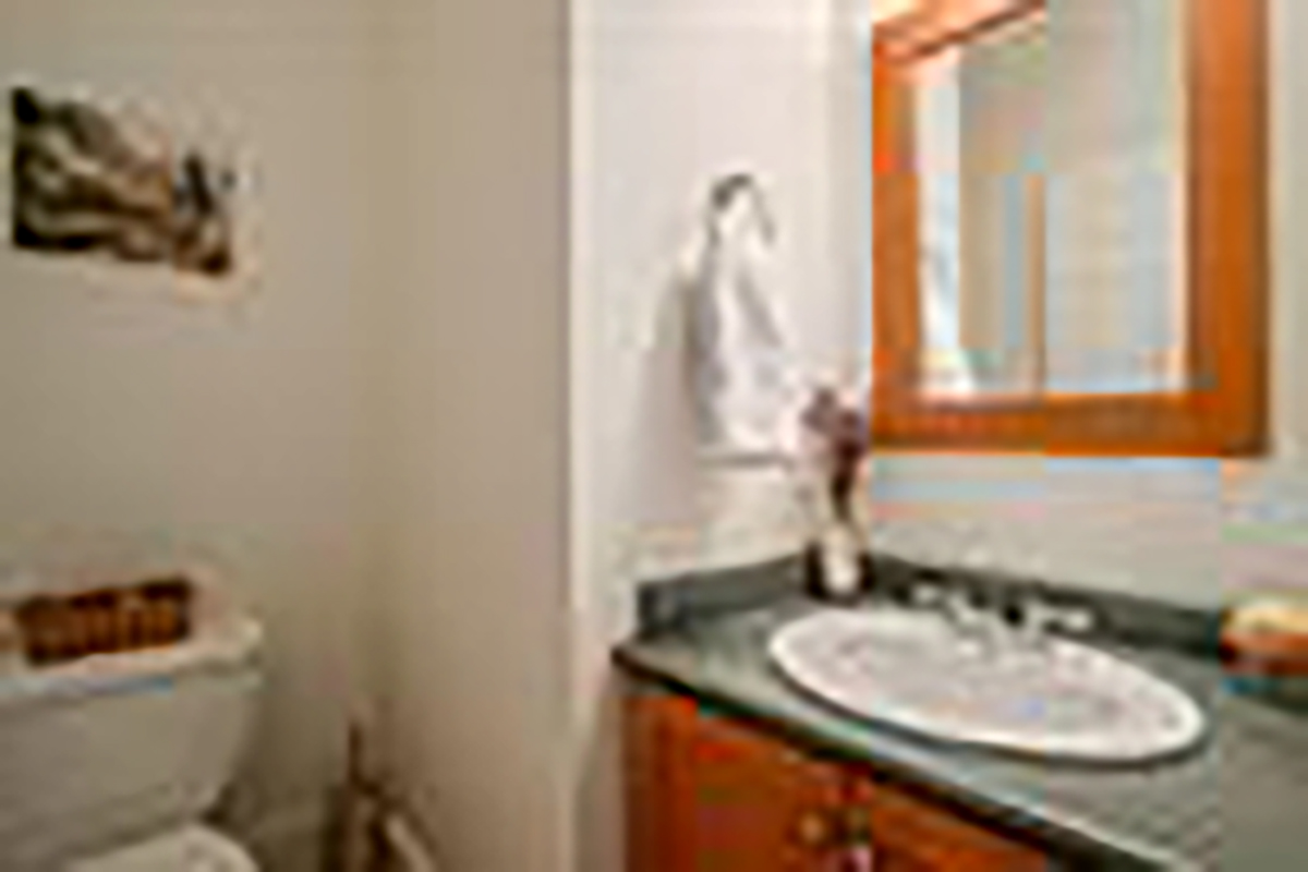 354 W Keith Road, Central Lonsdale, North Vancouver 11