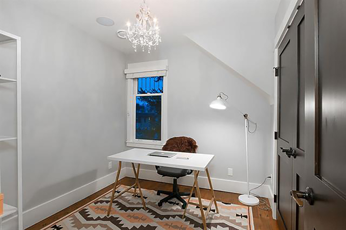 427 E 10th Street, Central Lonsdale, North Vancouver 11