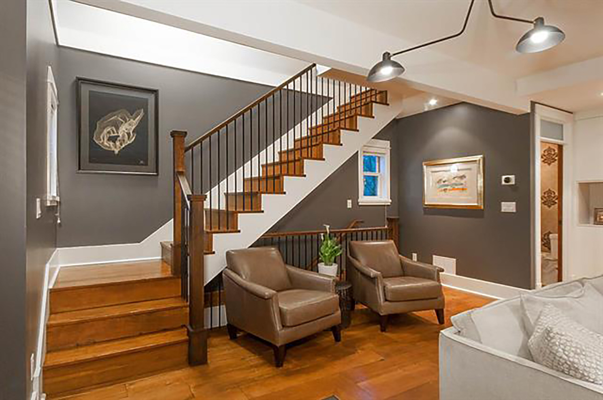 427 E 10th Street, Central Lonsdale, North Vancouver 3