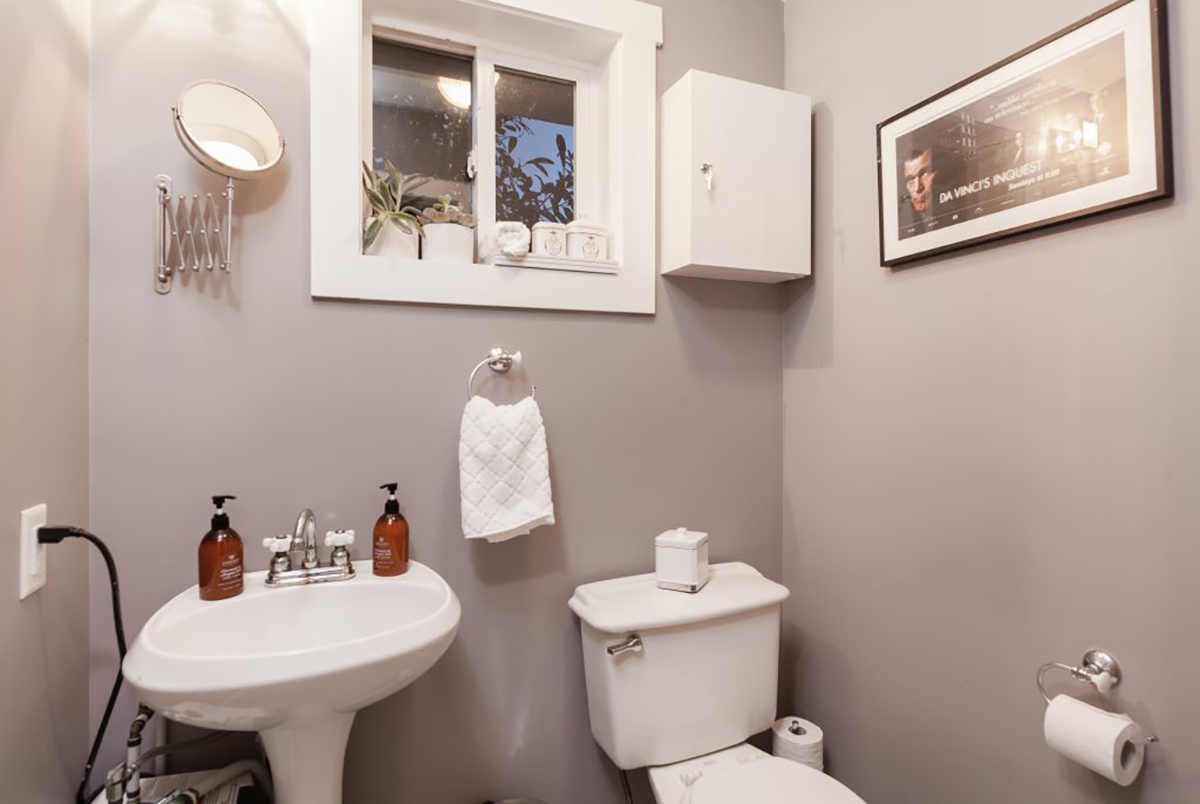 131 W St. James Road 28
