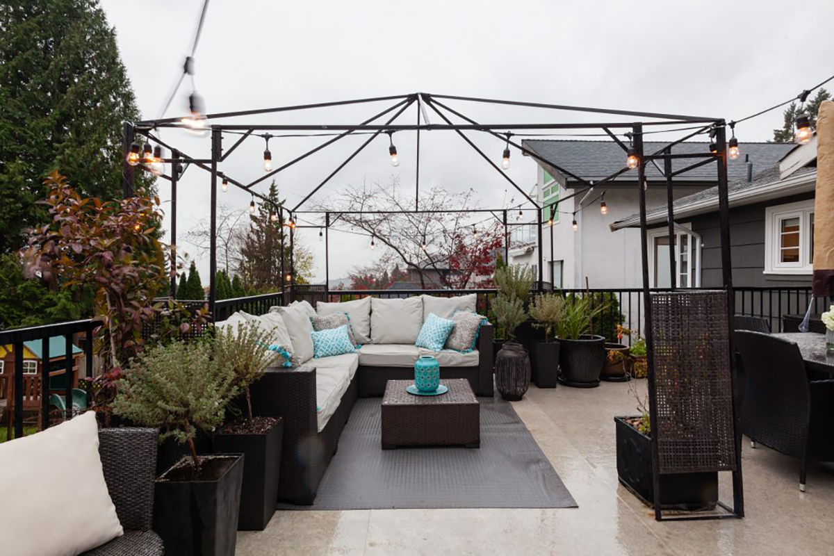 131 W St. James Road 32