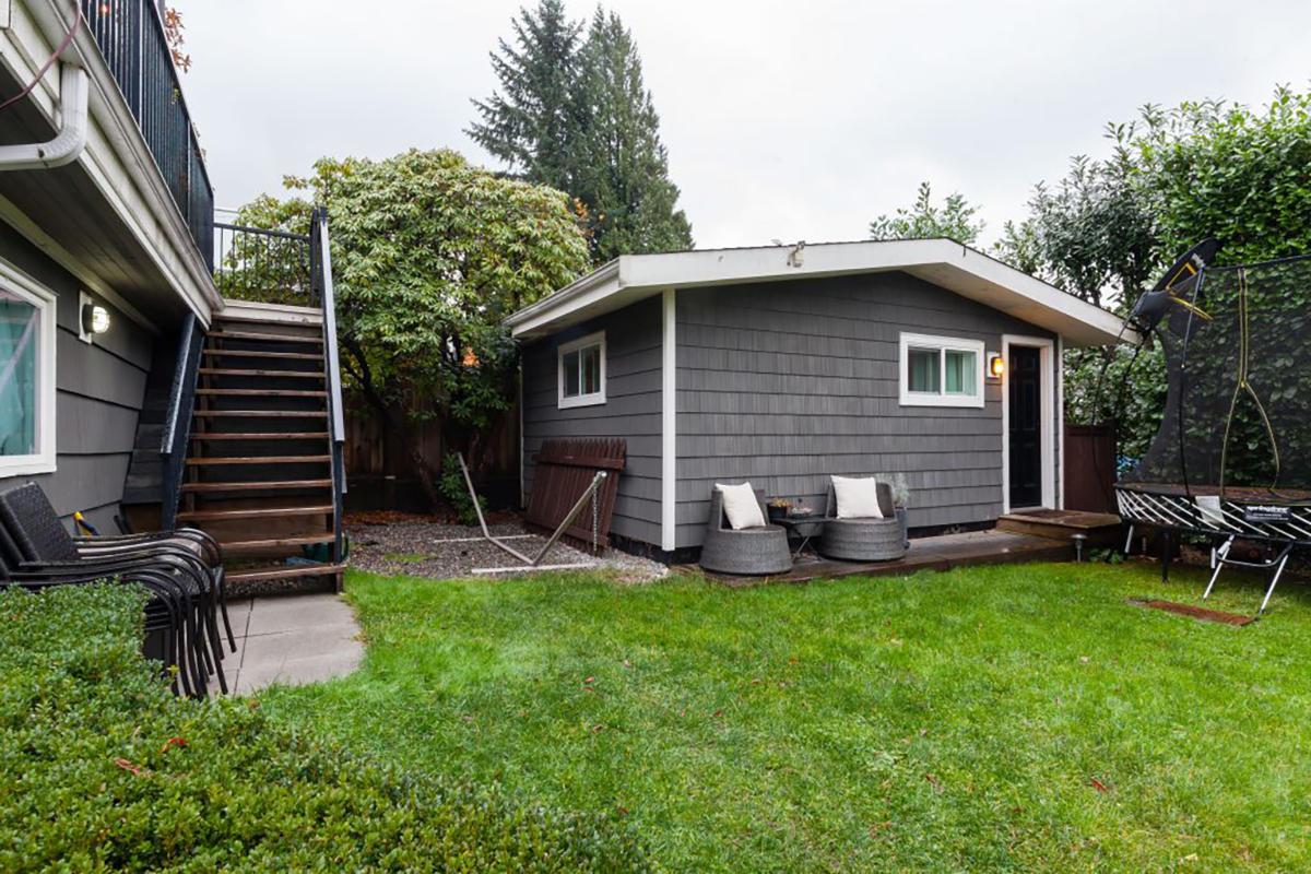 131 W St. James Road 34