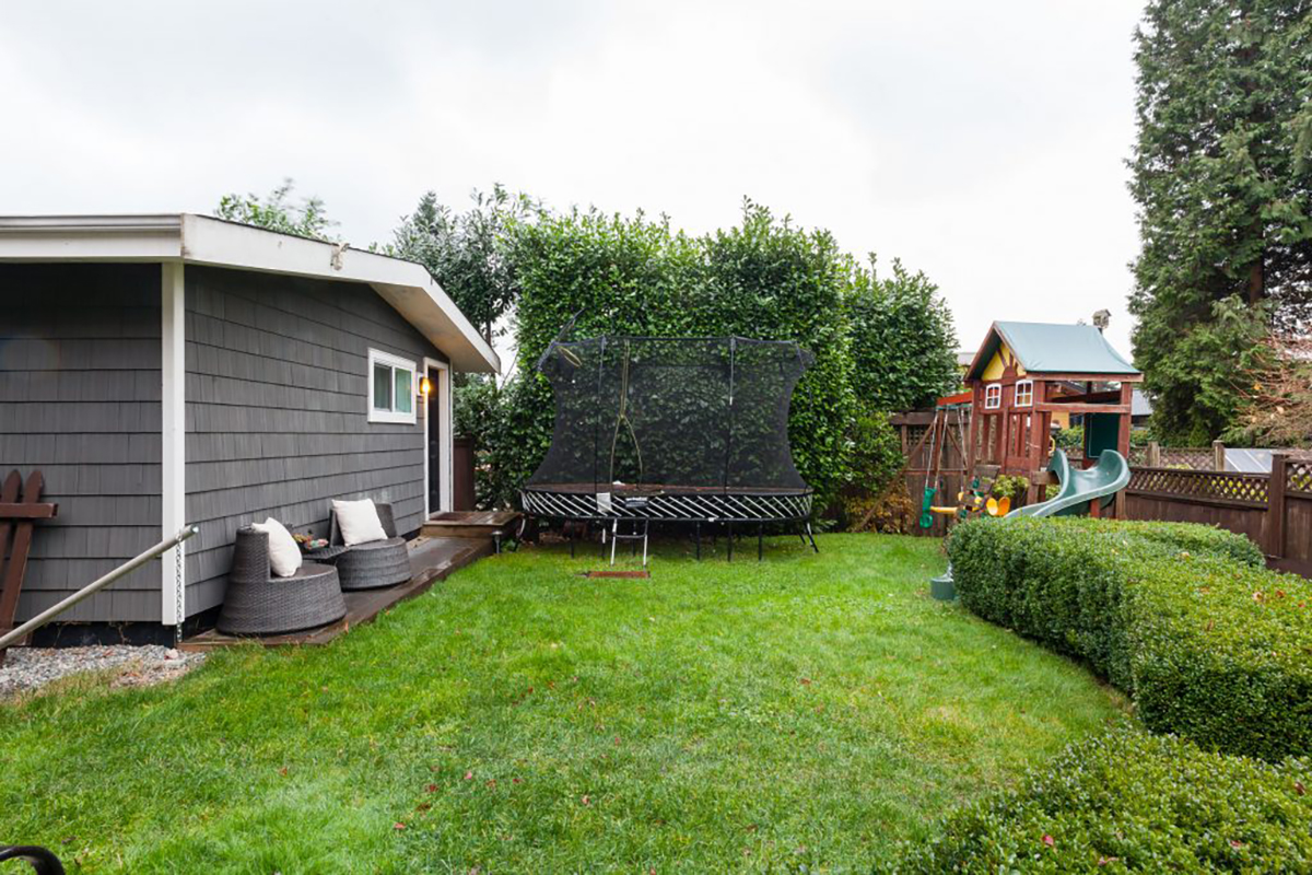 131 W St. James Road 35
