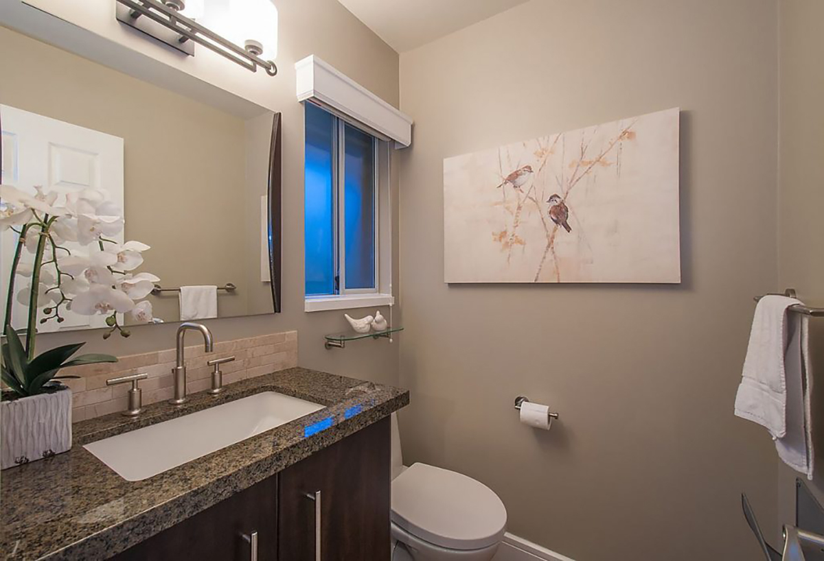 102 216 E 6TH Street, North Vancouver 3