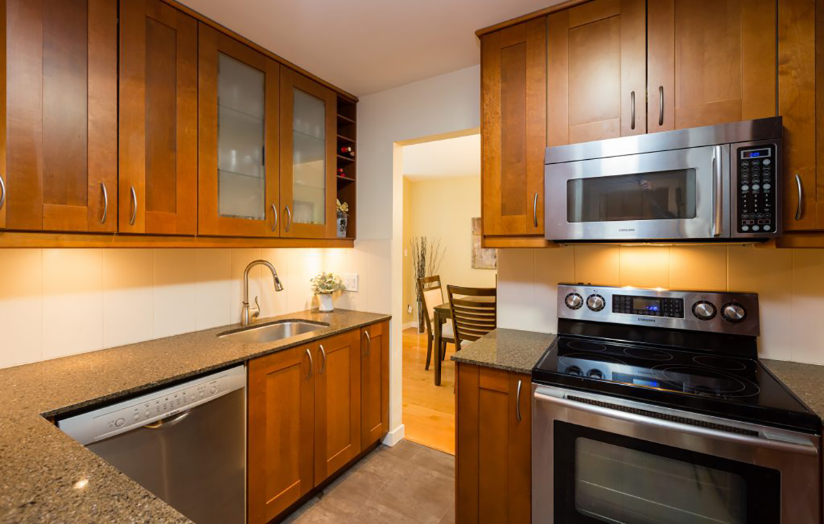 303-4390 Gallant Avenue, North Vancouver 10