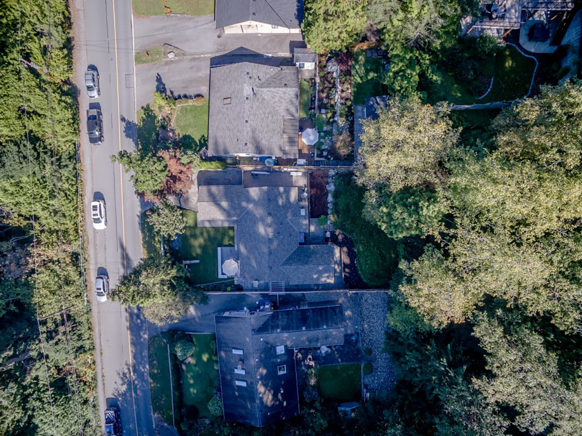 2062 Riverside Drive , North Vancouver, BC 27