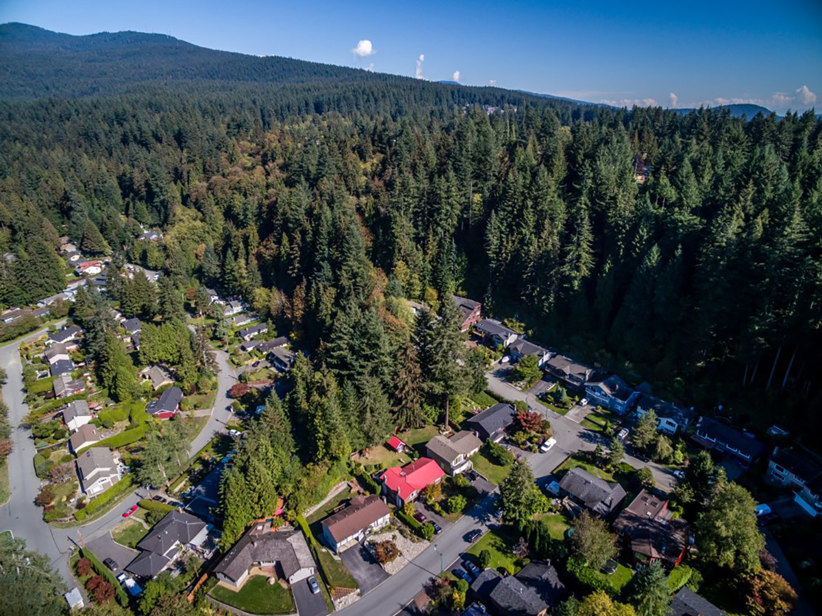2062 Riverside Drive , North Vancouver, BC 29