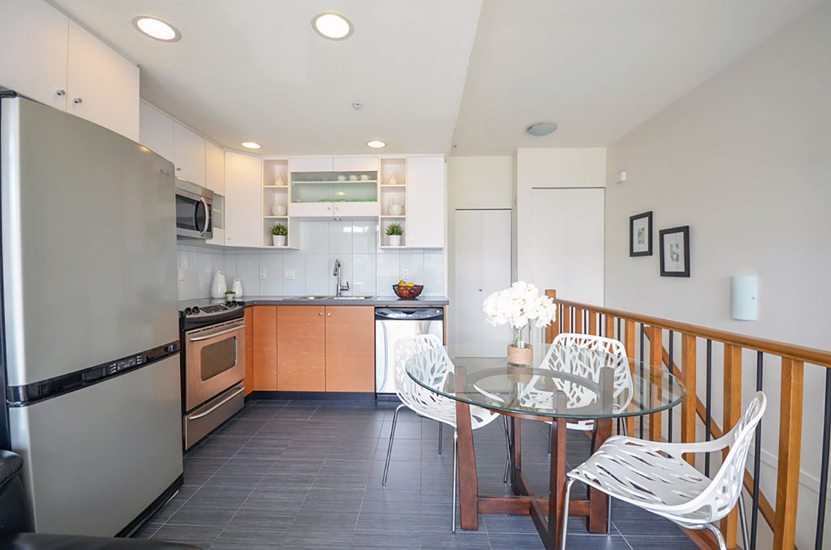 15 728 W 14th Street, North Vancouver 17