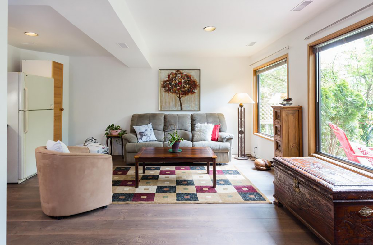 304 E 21st Street, North Vancouver 2