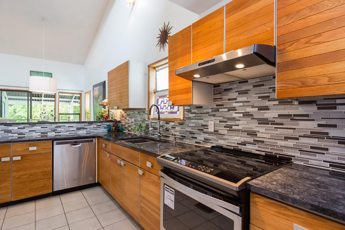 304 E 21st Street, North Vancouver 14