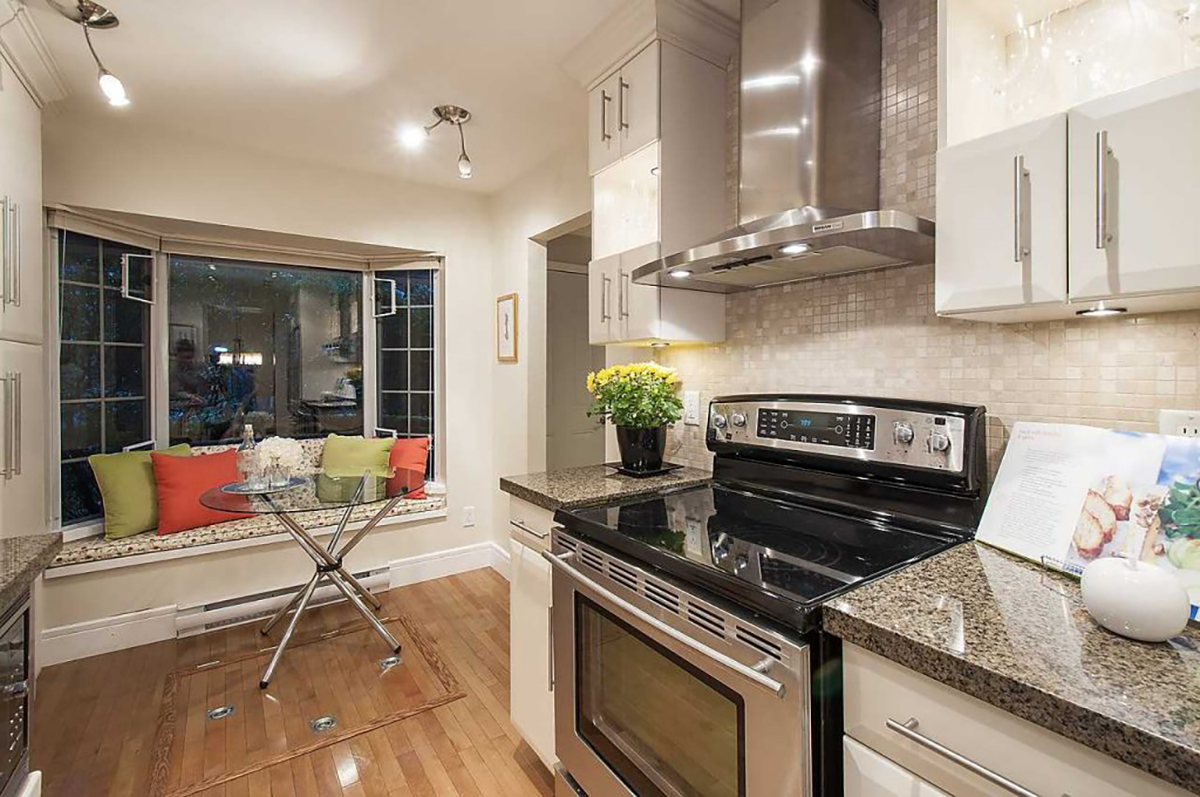 102 216 E 6TH Street, North Vancouver 12