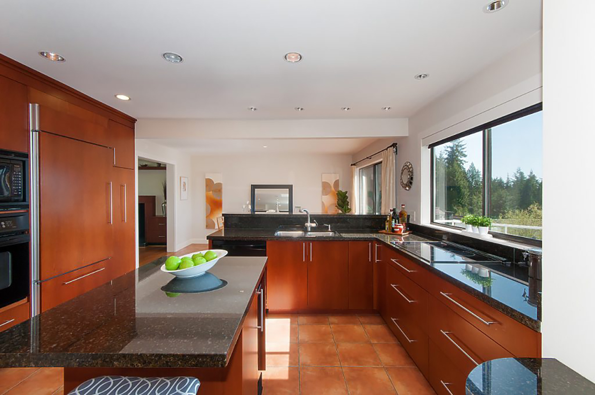5515 Molina Road, North Vancouver 9