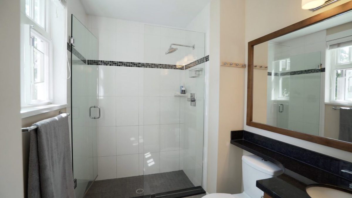 2081 E 2nd Ave, Vancouver 5