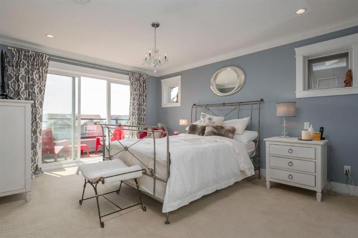 316 E 11th St, North Vancouver 7