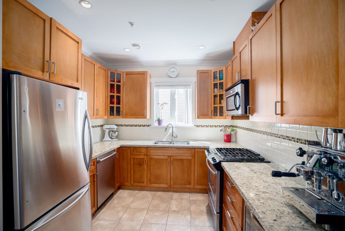 2081 E 2nd Ave, Vancouver 8