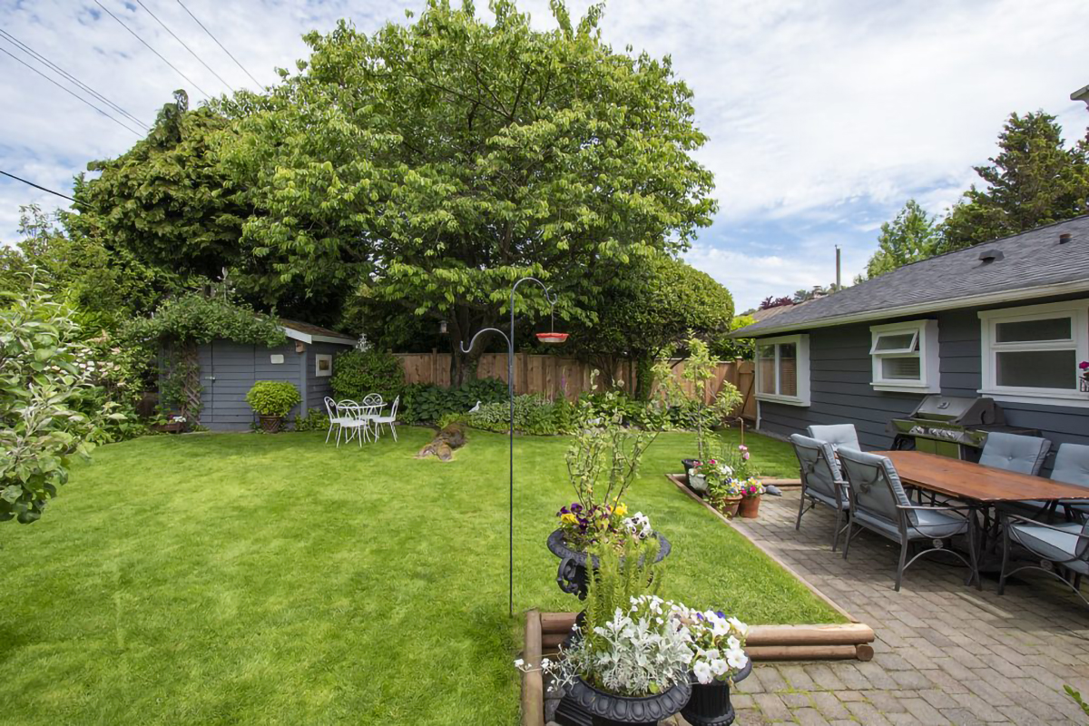 1240 Pinewood Crescent, North Vancouver 5