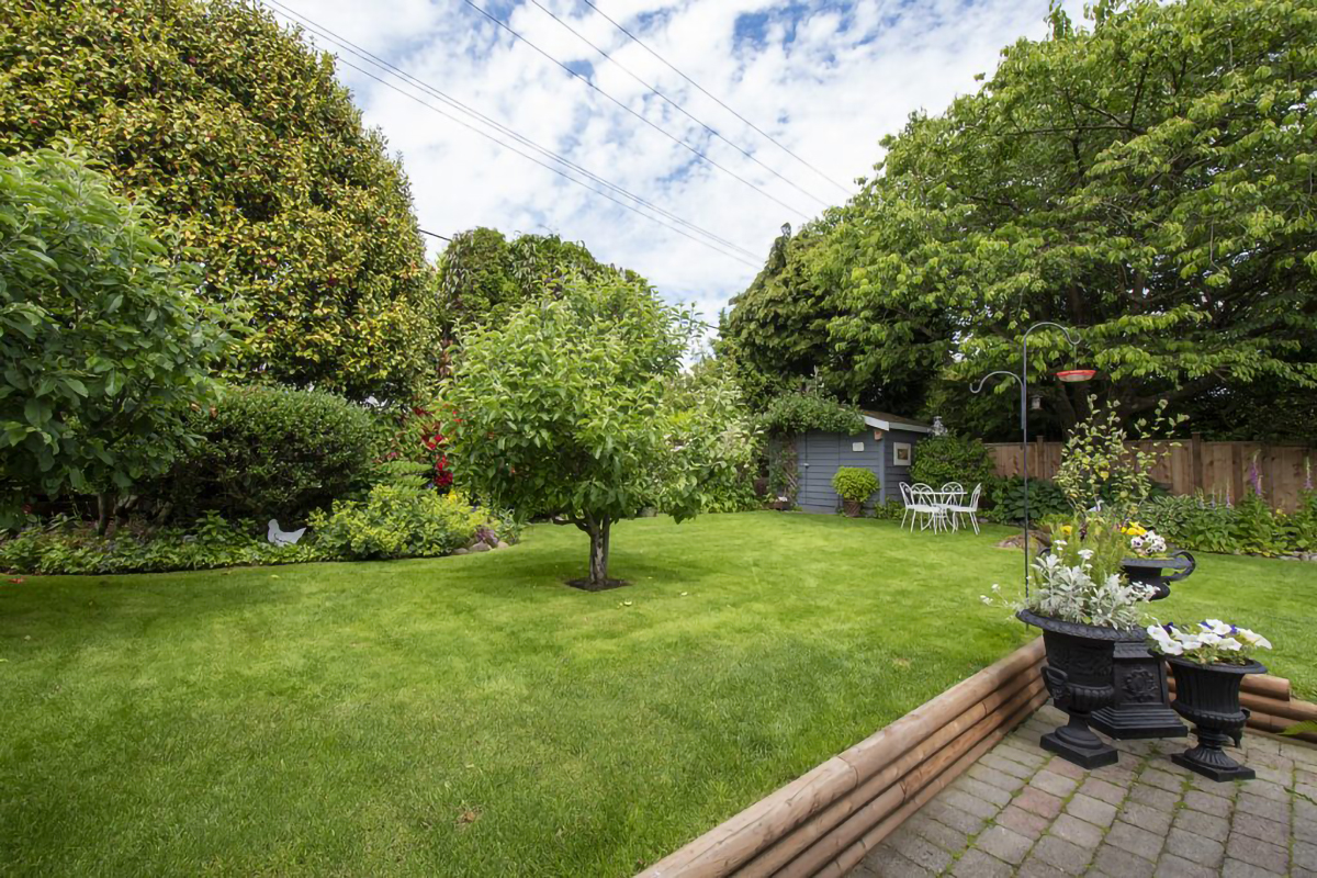 1240 Pinewood Crescent, North Vancouver 7