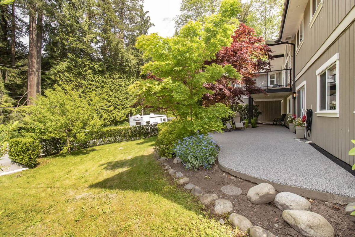 2092 Riverside Drive, North Vancouver 5